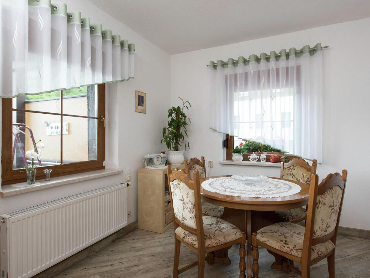 Cozy Apartment In Ore Mountains With Balcony 브라이텐브룬 외부 사진