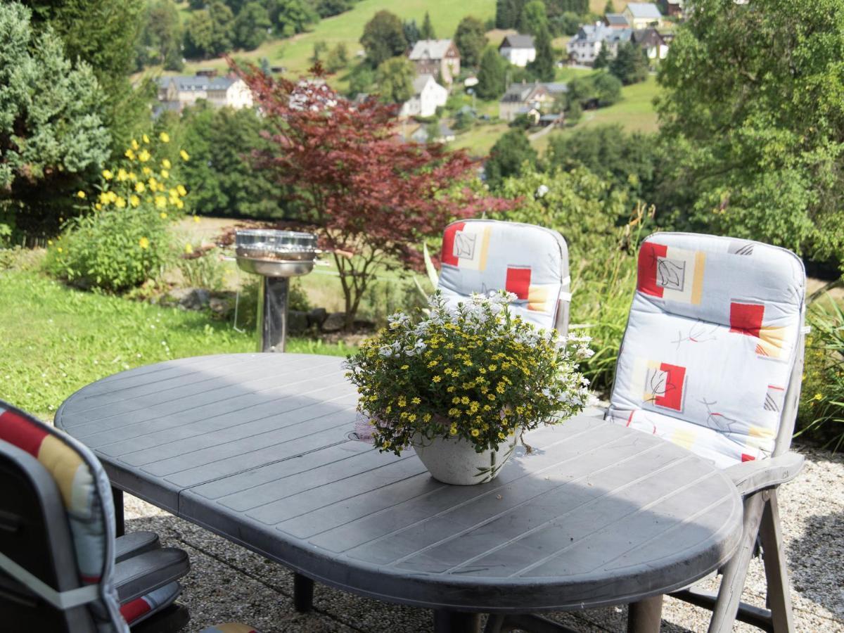 Cozy Apartment In Ore Mountains With Balcony 브라이텐브룬 외부 사진