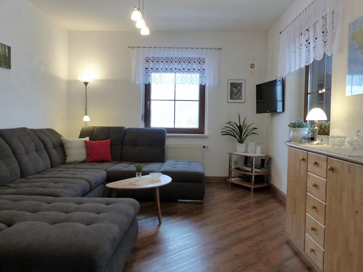 Cozy Apartment In Ore Mountains With Balcony 브라이텐브룬 외부 사진